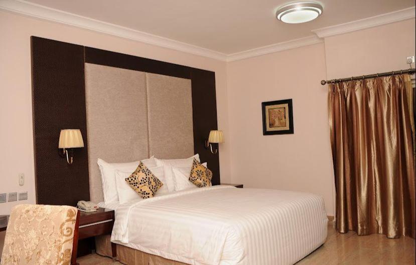 Ofas Chelsea Hotel Abuja Luaran gambar